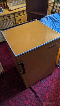 Lednice Calex 125 l – plně funkční