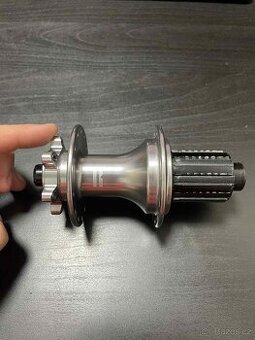 Zadní náboj Rondo 6 děr hg ořech