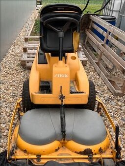 Prodáme sekačku / rider zn. Stiga Villa včetně příslušenství