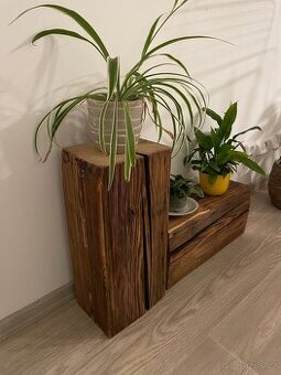 Masivní dřevěné podstavce / stolky – design, staré trámy