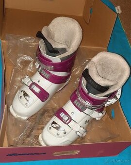 Dívčí lyžáky Nordica LITTLE BELLE 3 velikost 23