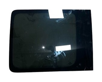 Levé zadní sklo VW Caddy 2 2k r.v. 2008 skříňový vůz