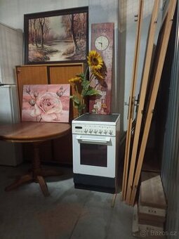 Dekorace, zrcadlo, obrazy, hodiny.....Nymburk