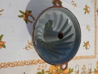 Smaltovaná forma na bábovku