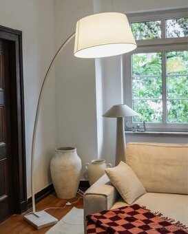 Stojací lampa BENUE Kov Bílá