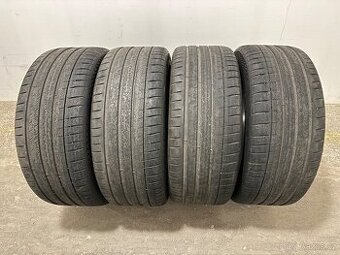 Michelin Pilot Sport S4 265/40/22 letní