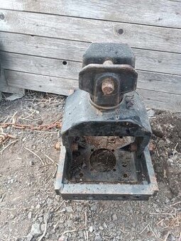 konzole závěsu zetor