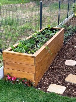 Modřínový vyvýšený záhon CLASSIC – Poctivý masiv 28–34 mm