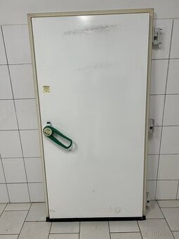 Dveře do chladícího boxu