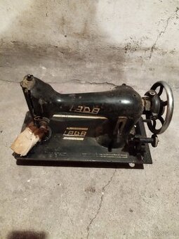 Retro šicí stroj LADA