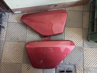 Jawa - boční kryty