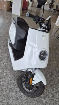 ElektoSkutr NIU N sport 2,4
