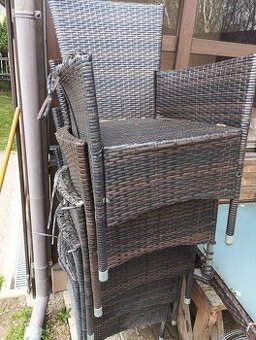 Použitý ratanový nábytek