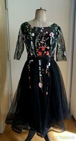 Nové dámské černé šaty s výšivkou a šifonem v.M/38 - 1