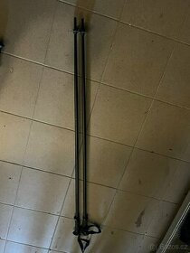 Lyžařské hůlky Decathlon sjezdové 130 cm