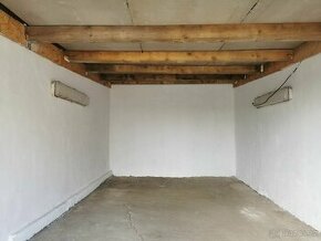 Prodám investiční garáž na vlastním pozemku v Porubě u Orlov