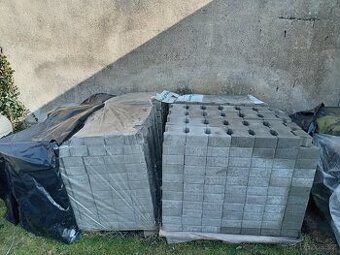Prodám novou zámkovou dlažbu tl. 8cm - 34m2