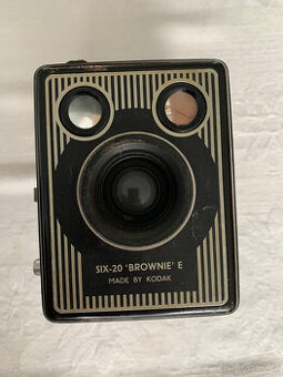 KODAK SIX-20 BROWNIE E
