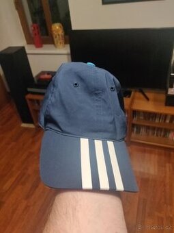 Kšiltovka Adidas – tmavě modrá, klasický styl – výborný stav