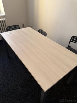 Stoly a židle na prodej