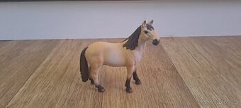 schleich mustang