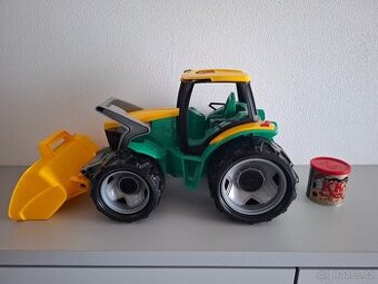 Traktor se lžíčí