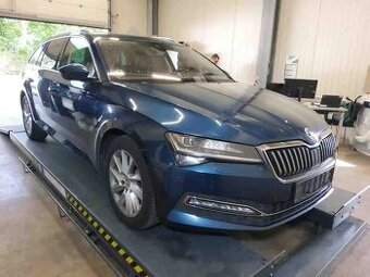 Škoda Superb 4x4 Premium TDI 140kw//tažné/matrix/kessy/ACC