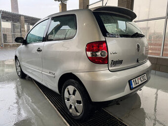VW Fox - nejnovější model 2011, motor 1,2 44kw, výbava Style