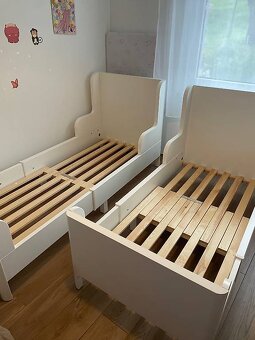 Prodám dvě rostoucí dětské postele 80cm x 200cm - 1
