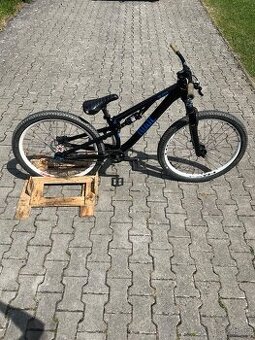 Slopestyle dirt kolo rose the jester M