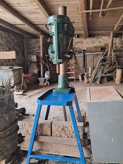 Prodám stojanovou vrtačku TOS