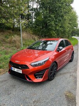 KIA CEED GT 1.6T-GDi 150kW 7°DCT 2022 - Záruka, 2x sada kol