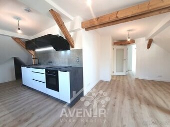 Prodej podkrovního bytu 1+kk, 59 m², Jablonec n.N., Anenské