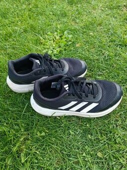 Chlapecké boty Adidas 36,5