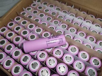 Nové Samsung INR 18650-35E 3,350mAh 3.7V akumulátory