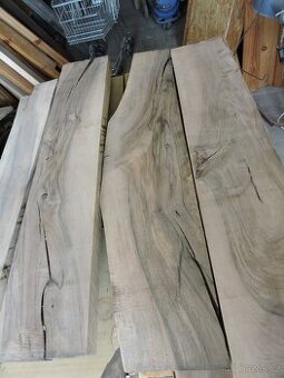 Ořechové hoblované fošny vzduchosuché