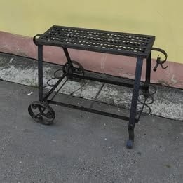 Litinovy stolek na gril - 1