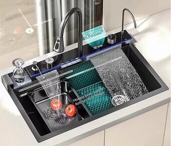 Luxusní, multifunkční kuchyňský dřez s „vodopádem“