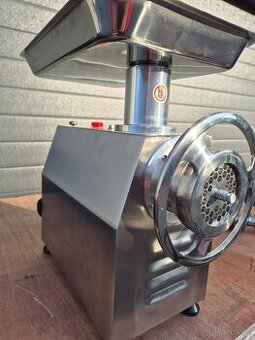 Mlýnek na maso 22" Řeznický vlček , řezačka masa