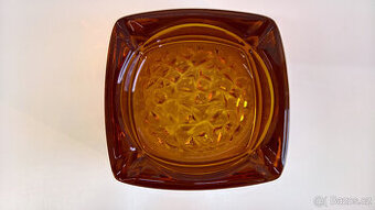 Popelník - Rudolf Jurnikl