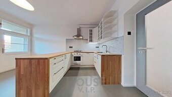 Prodej družstevního bytu 3+kk, 82,7 m² s balkonem – Libeň, P