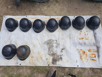 hasičské přilby, helmy