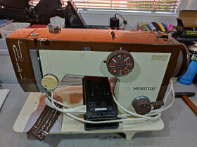 Čerstvě seřízený litinový šicí stroj Veritas