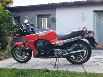 Kawasaki GPZ 750 R, rok 1985, najeto 43168 Km, krásný stav.