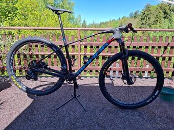 Mondraker podium