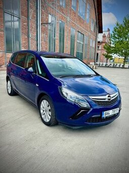 OPEL ZAFIRA 2015 1,4 TURBO LPG 7MÍST TAŽNÉ PRAVIDELNÝ SERVIS