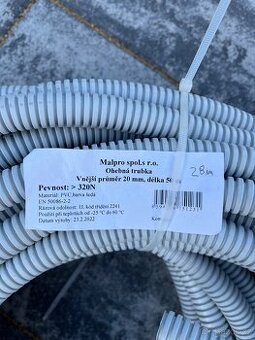 Husi krk, ohebná trubka 20mm - 1