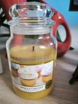 Svíčka Yankee Candle Vanilla cupcake