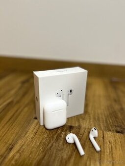 Apple Airpods 2. Generace