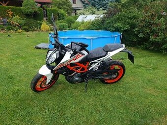 KTM 390 duke
